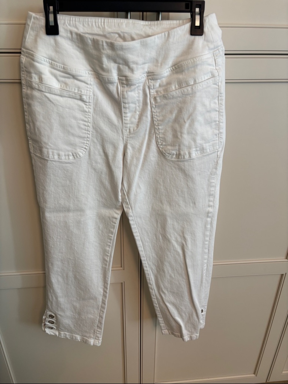 Belle by Kim Gravel White Cropped Stretch Jeans with Button Hem